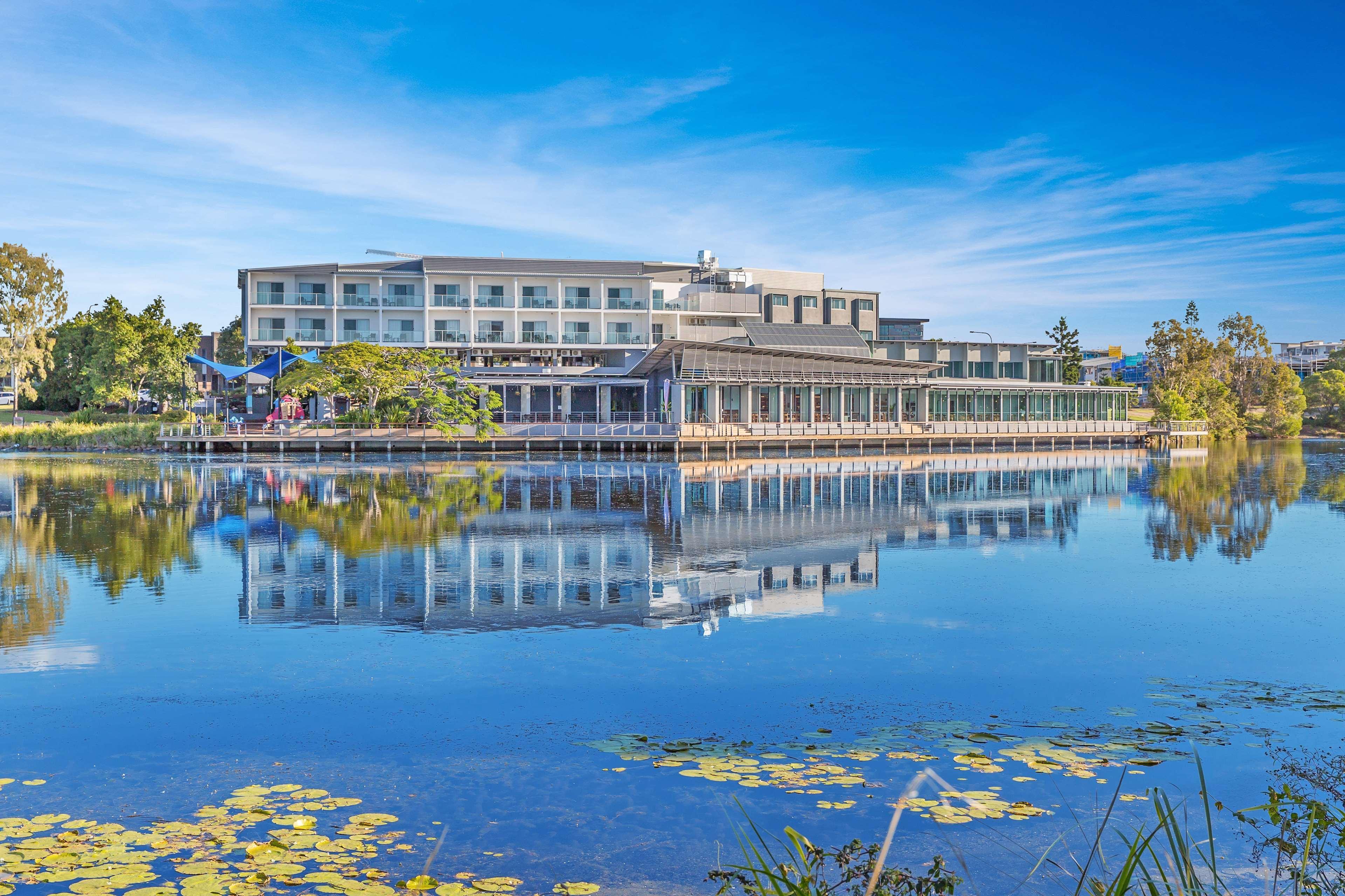 Best Western Plus North Lakes Hotel Exterior photo